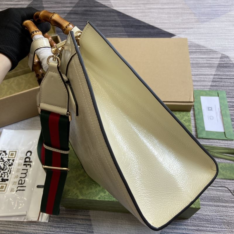 Gvc*1 tote bags